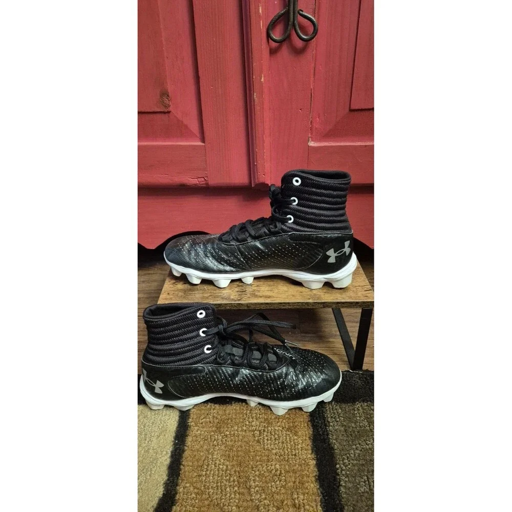 Under Armour Men's 8 Soccer Football Cleats Black Highlight Franchise Rm 2 EUC